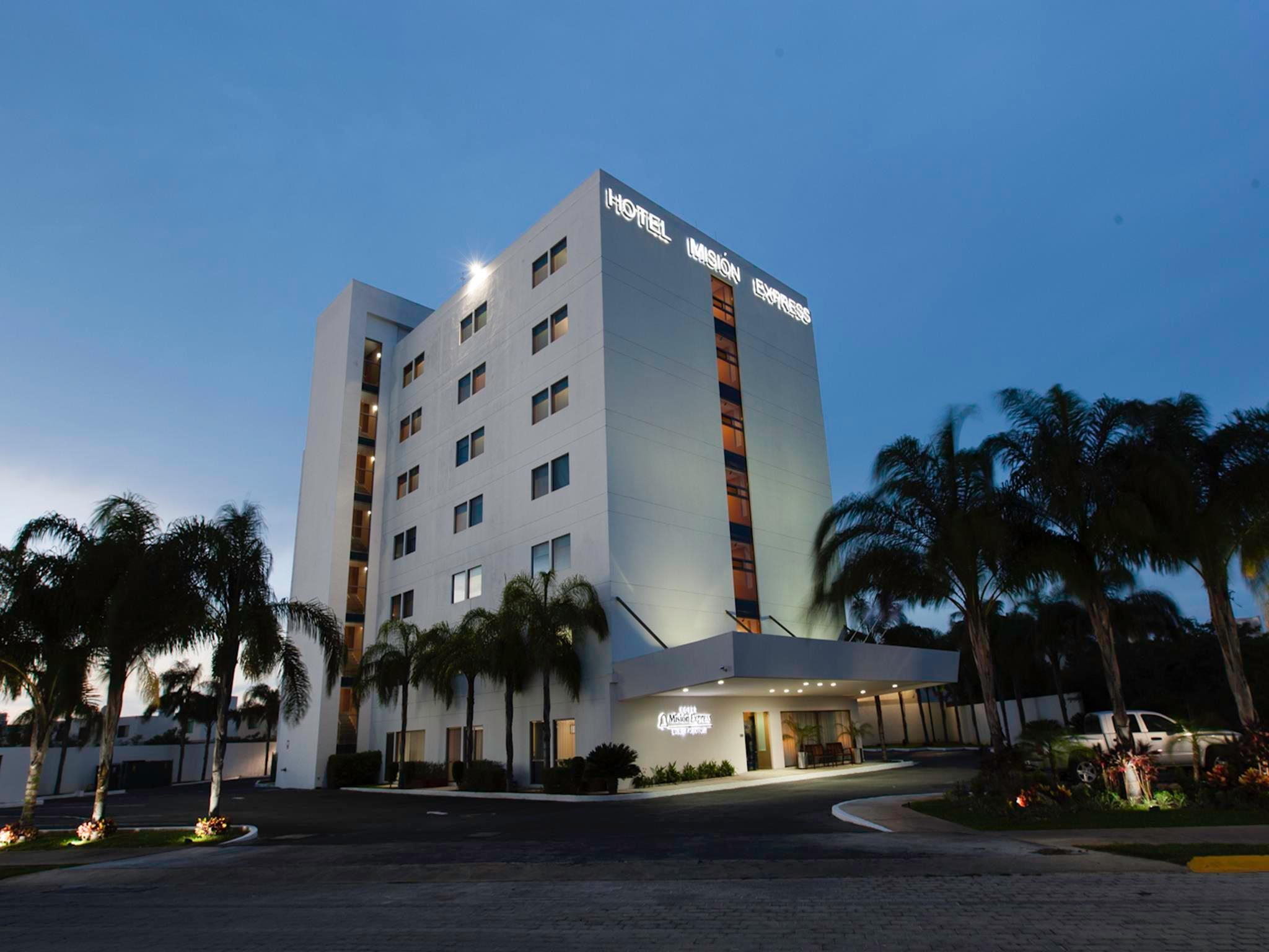 Mision Express Merida Altabrisa Exterior foto